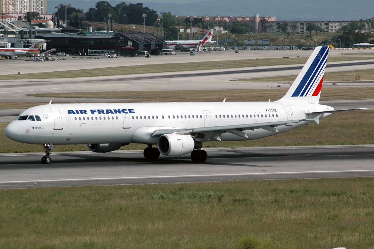 F-GTAE (796) 1998 Airbus A321-212