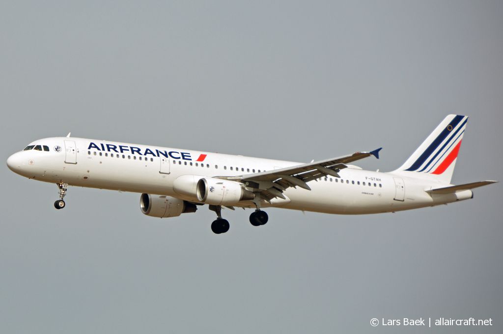 F-GTAH (1133) 1999 Airbus A321-211