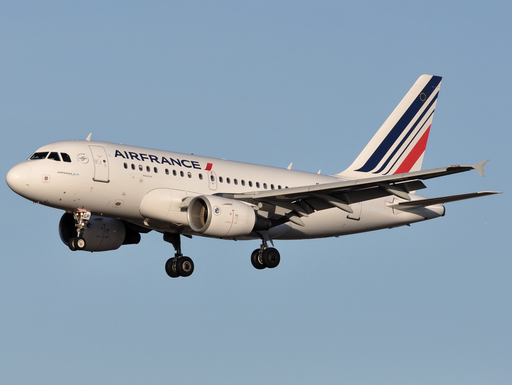 F-GUGP (2967) 2006 Airbus A318-111