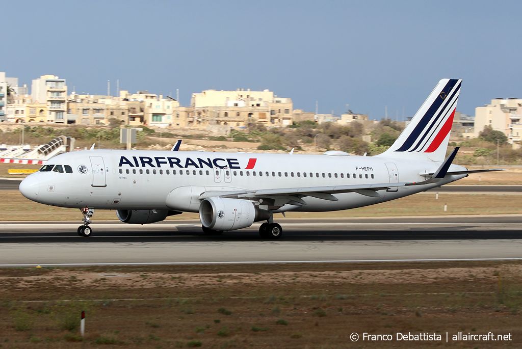 F-HEPH (5869) 2013 Airbus A320-214(WL)