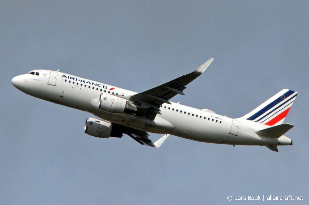 F-HEPJ (7873) 2017 Airbus A320-214 WL