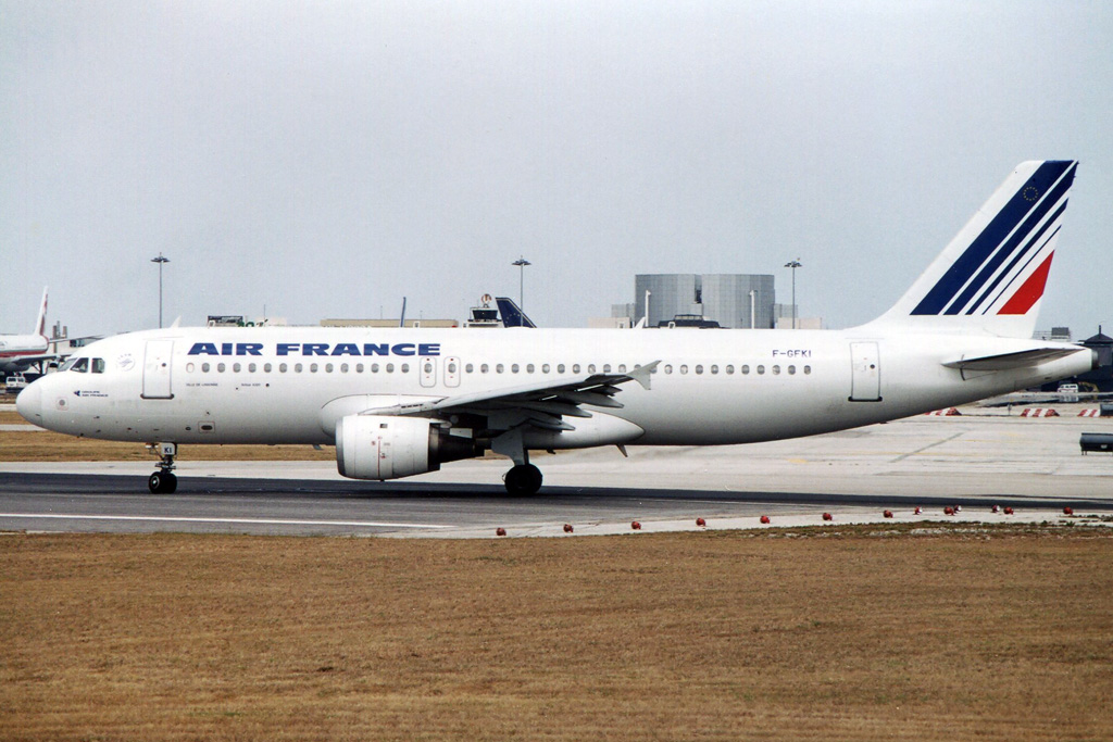 F-GFKI (062) 1989 Airbus A320-211