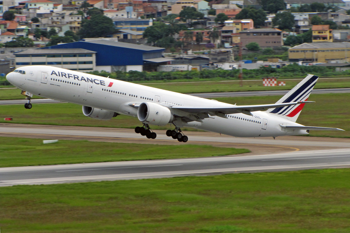 F-GSQL (cn 32853) Boeing 777-328ER