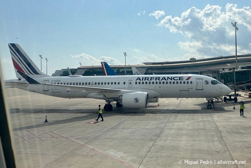 F-HZUU (55213) 2023 Airbus A220-300