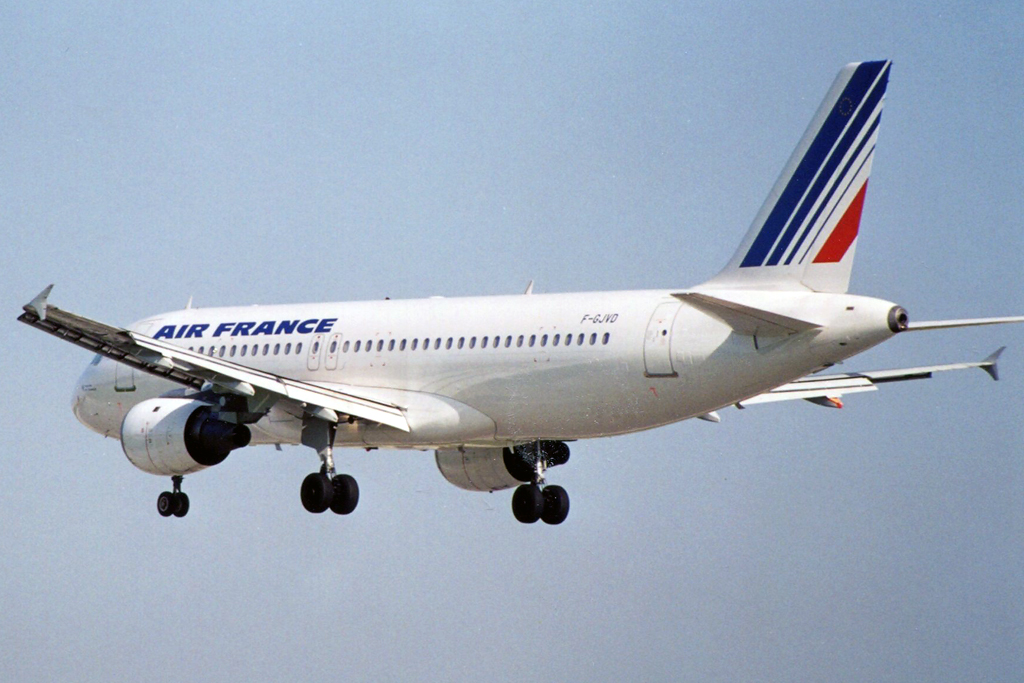 F-GJVD (cn 0211) Airbus A320-211