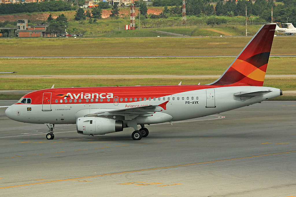 PR-AVK, (cn 3062), Airbus A318-121