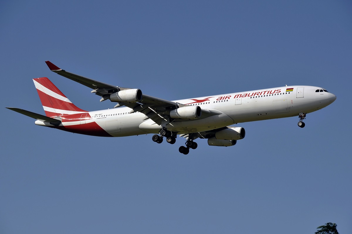 3B-NAY, (cn 152), Airbus A340-313