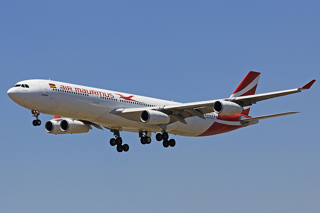 3B-NAU (cn 076) Airbus A340-312