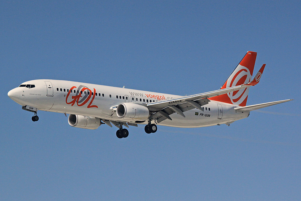 PR-GUN (37610) 2012 Boeing 737-8EH(WL)