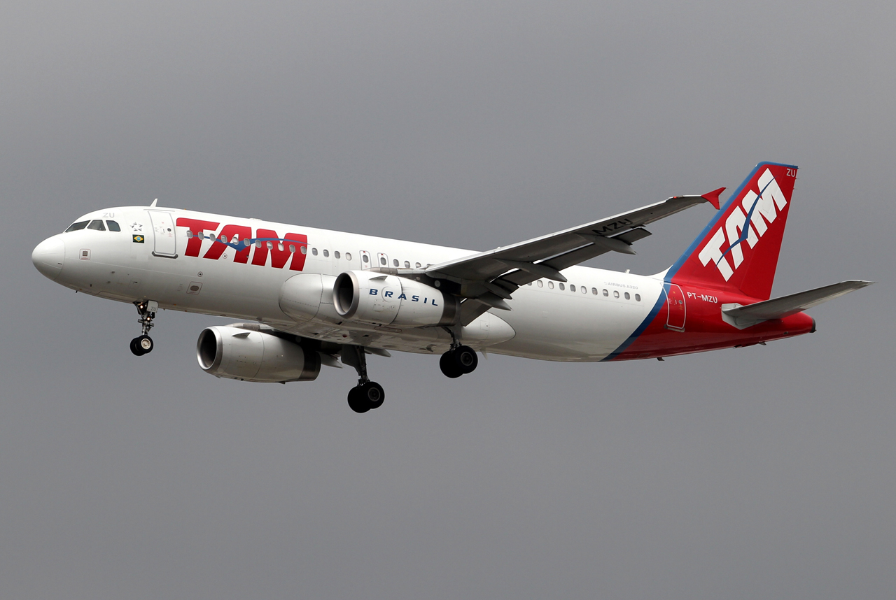 PT-MZU, (cn 1518), Airbus A320-232