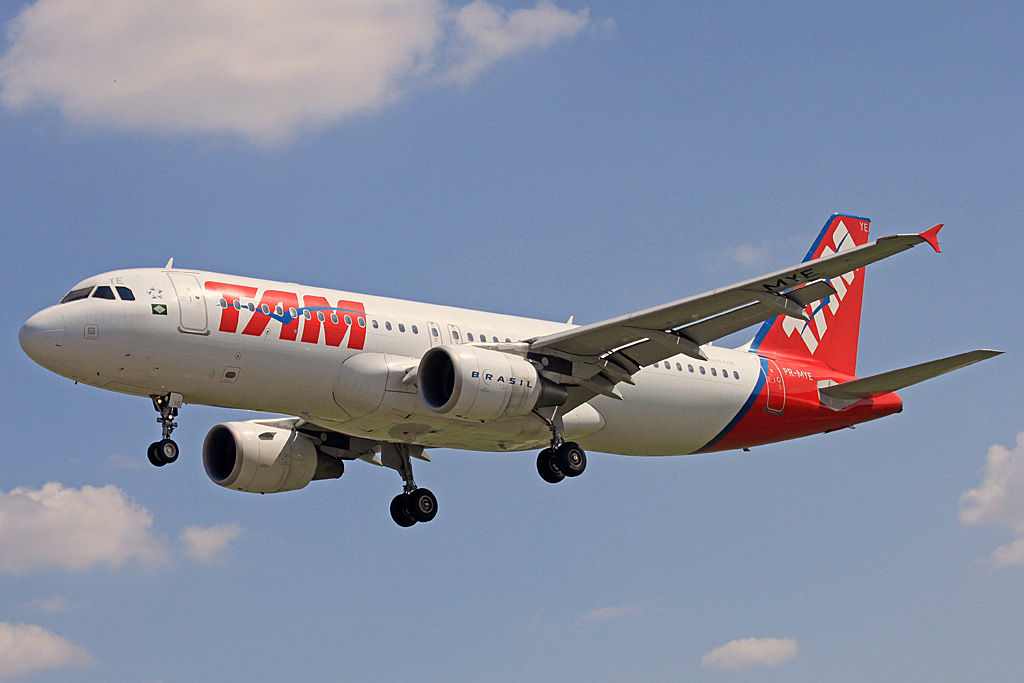 PR-MYE, (cn 3908), Airbus A320-214