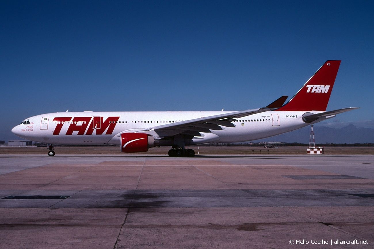 PT-MVE (361) 2000 Airbus A330-223