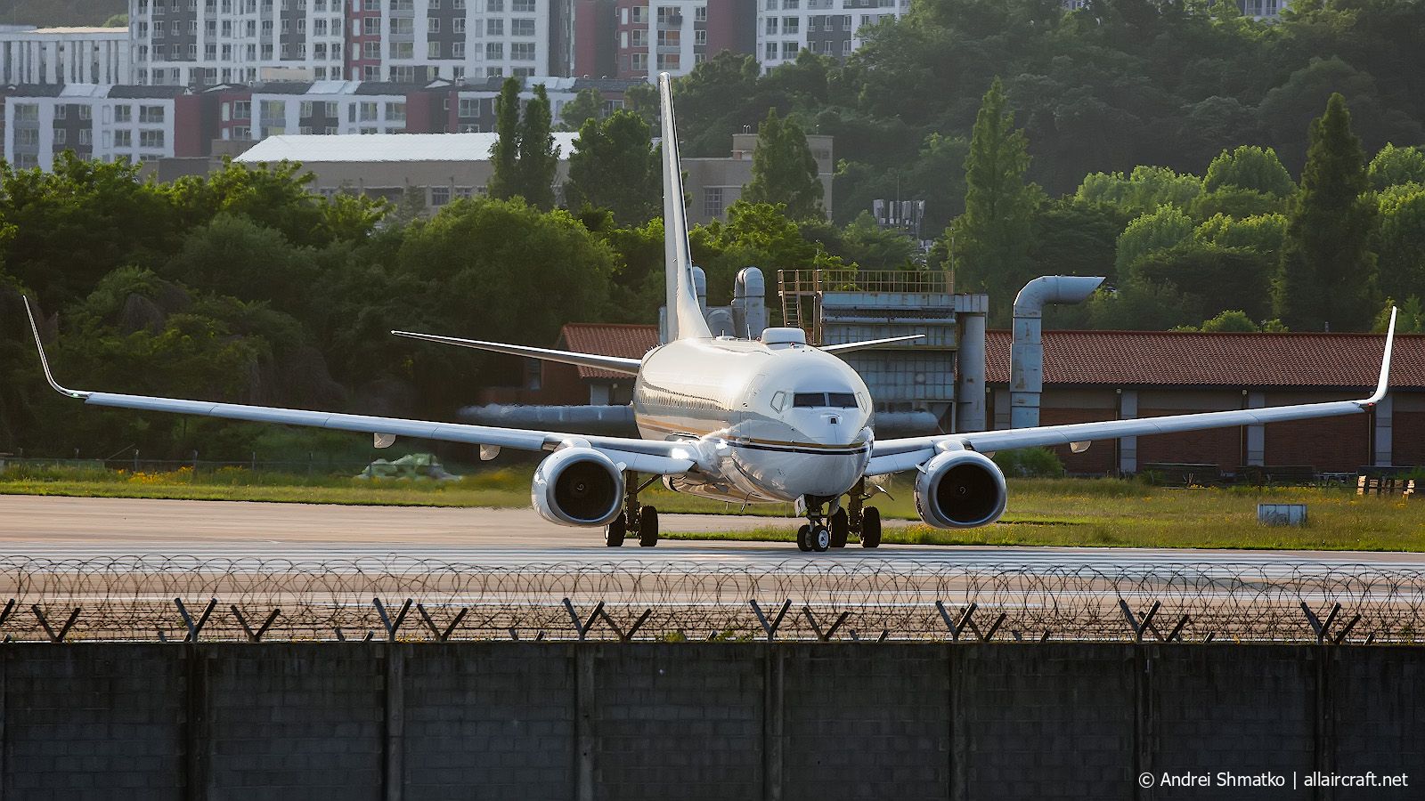 A6-RJU · Boeing 737-77W(WL) BBJ · -