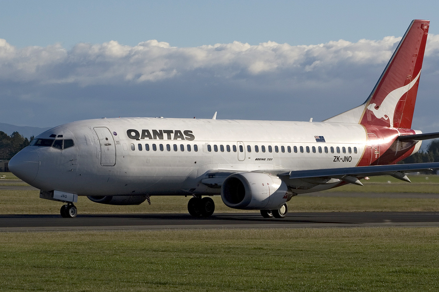 ZK-JNO (24298) 1989 Boeing 737-376