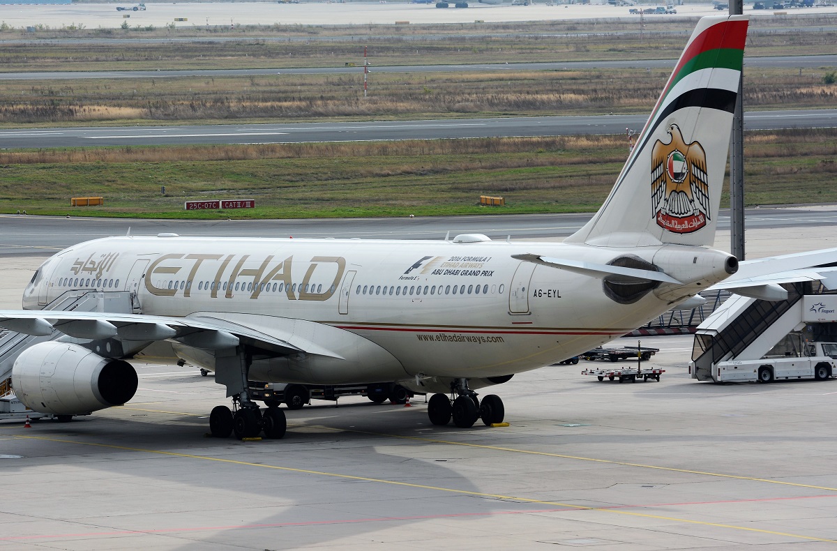 A6-EYL (809) 2007 Airbus A330-243