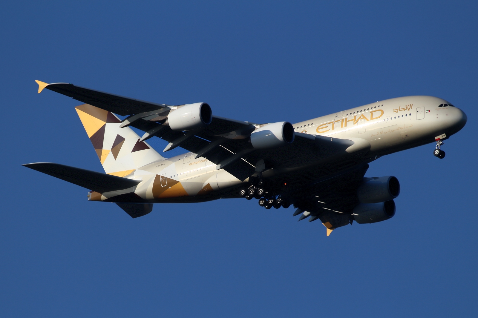 A6-APH (199) 2015 Airbus A380-861