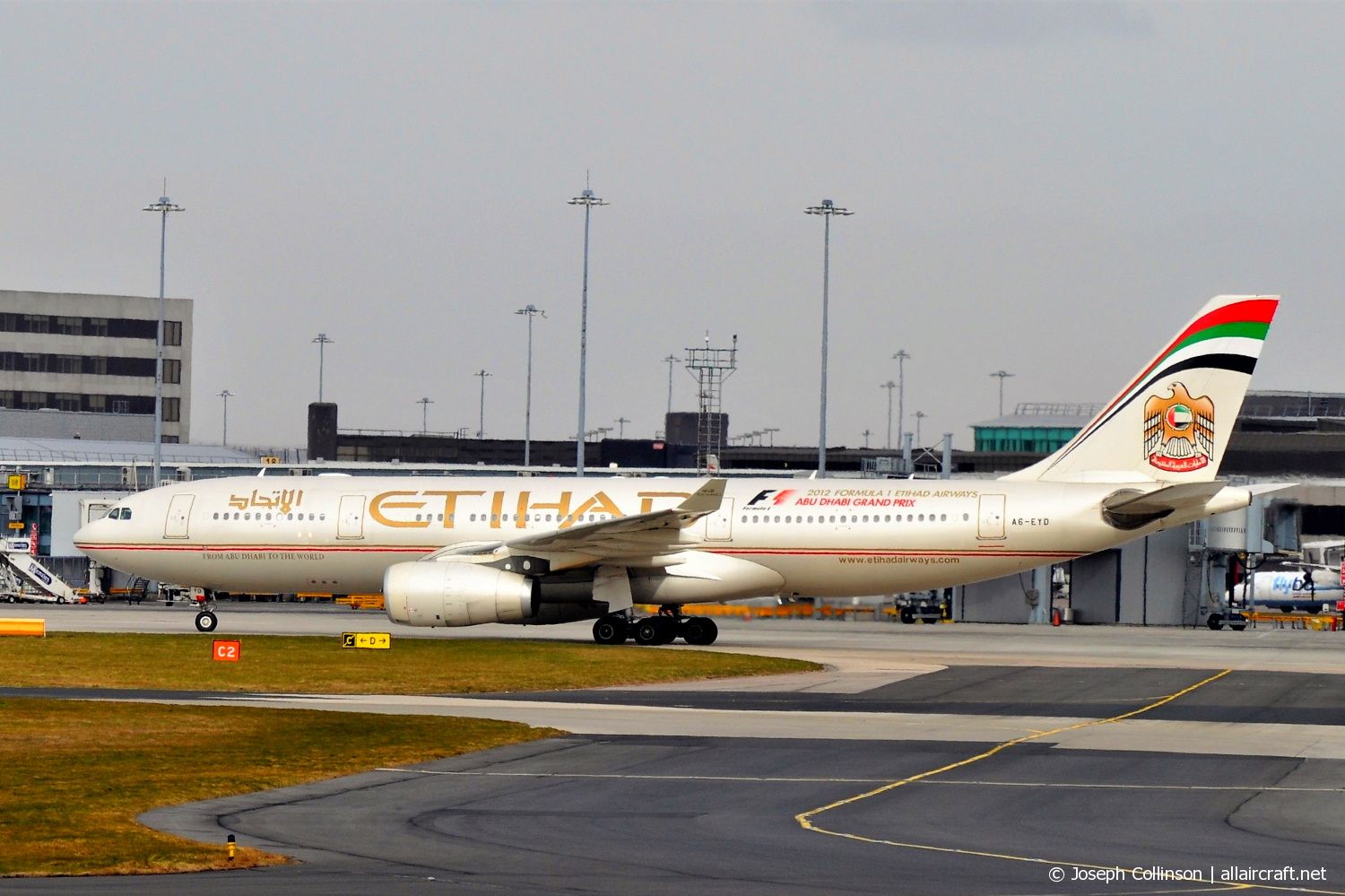 A6-EYD (658) 2005 Airbus A330-243