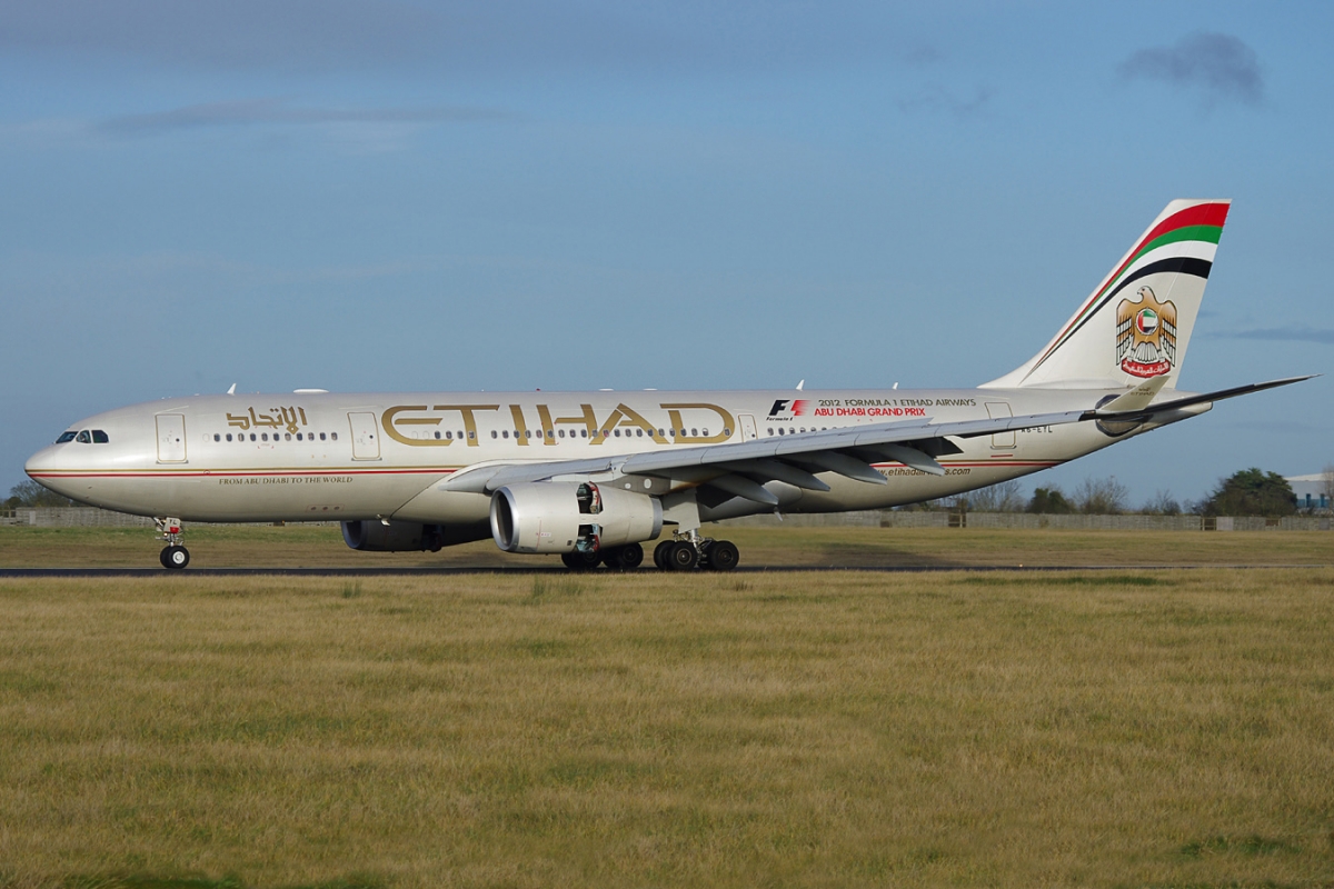 A6-EYL (809) 2007 Airbus A330-243
