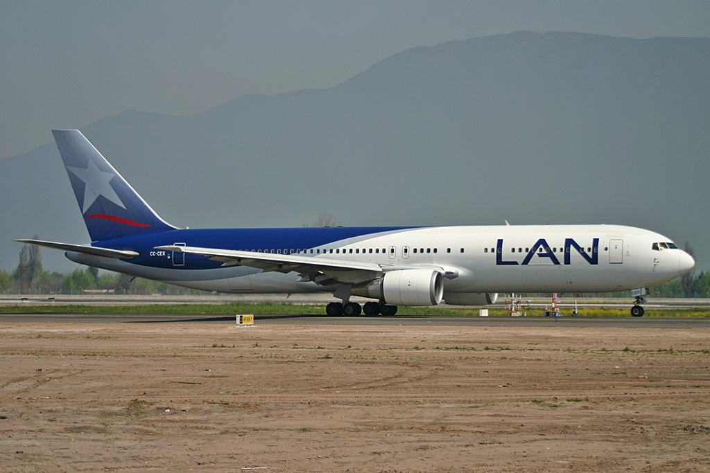 CC-CEK (26329) 1996 Boeing 767-316 ER