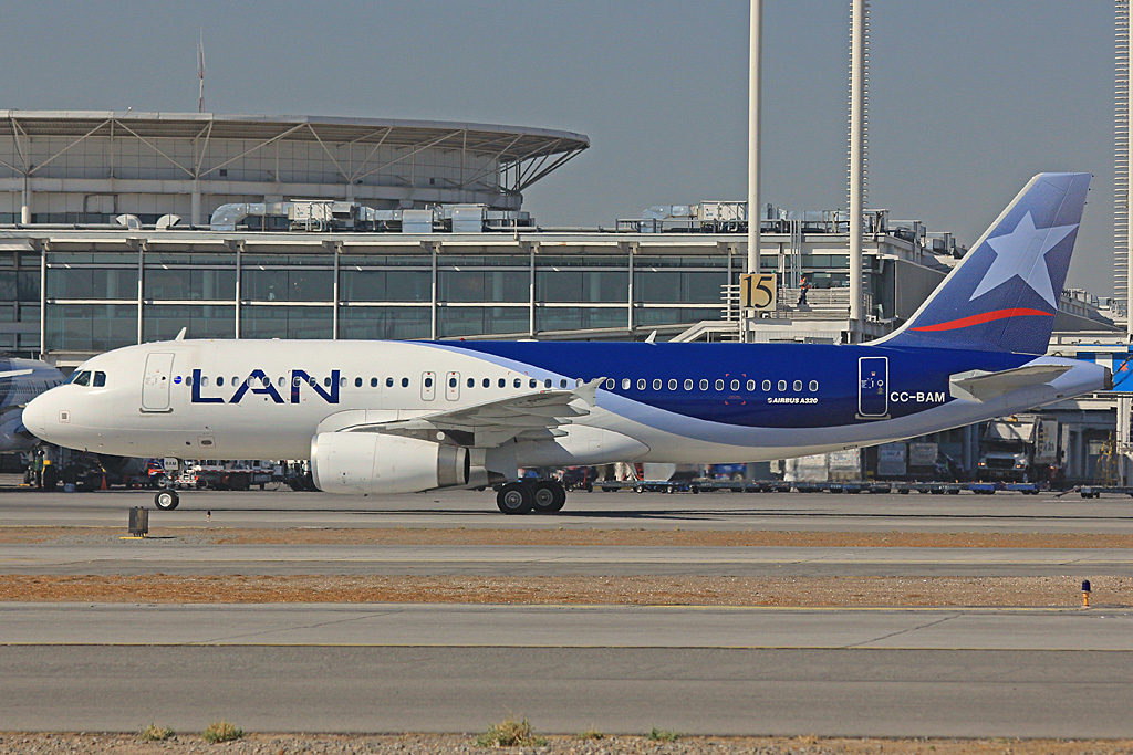 CC-BAM (4697) 2011 Airbus A320-233