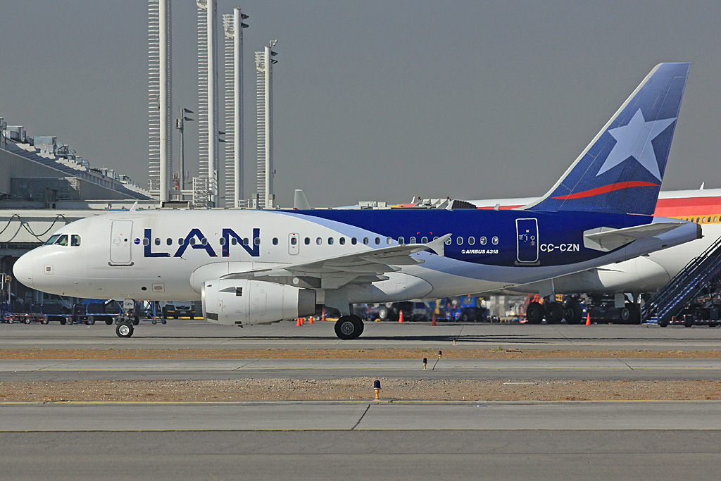 CC-CZN, (cn 3602), Airbus A318-121