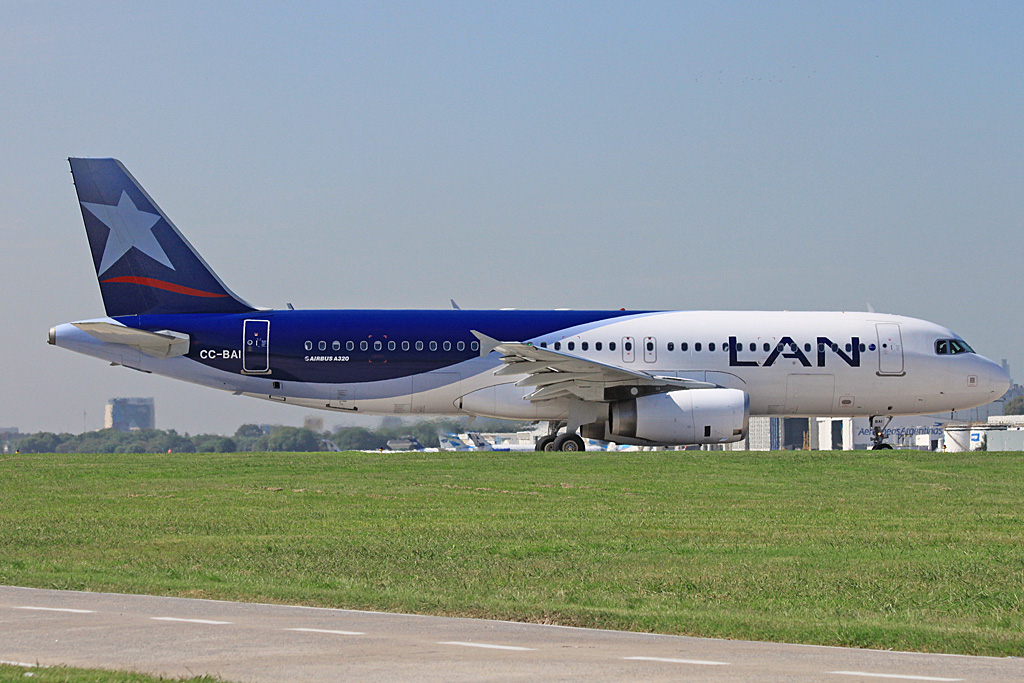 CC-BAI, (cn 4543), Airbus A320-233