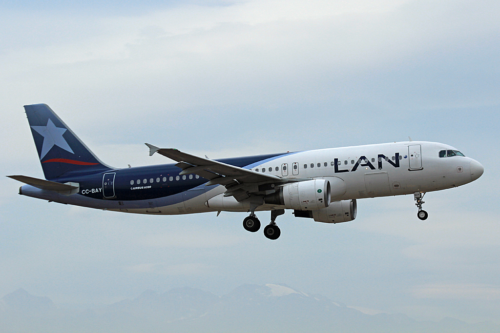 CC-BAY (5213) 2012 Airbus A320-214