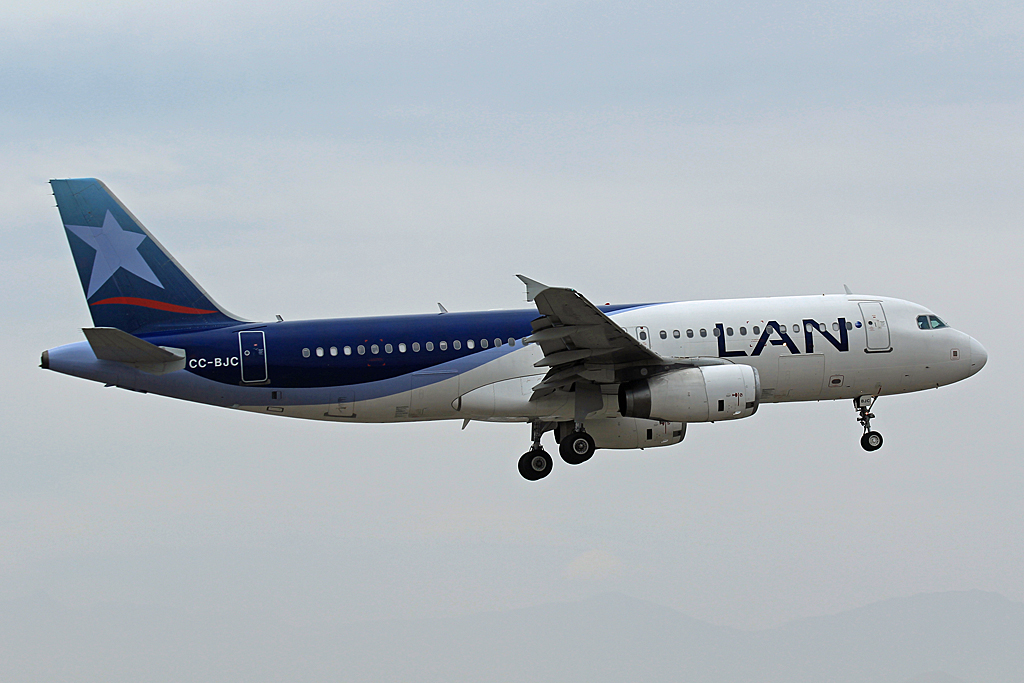 CC-BJC, (cn 3330), Airbus A320-232