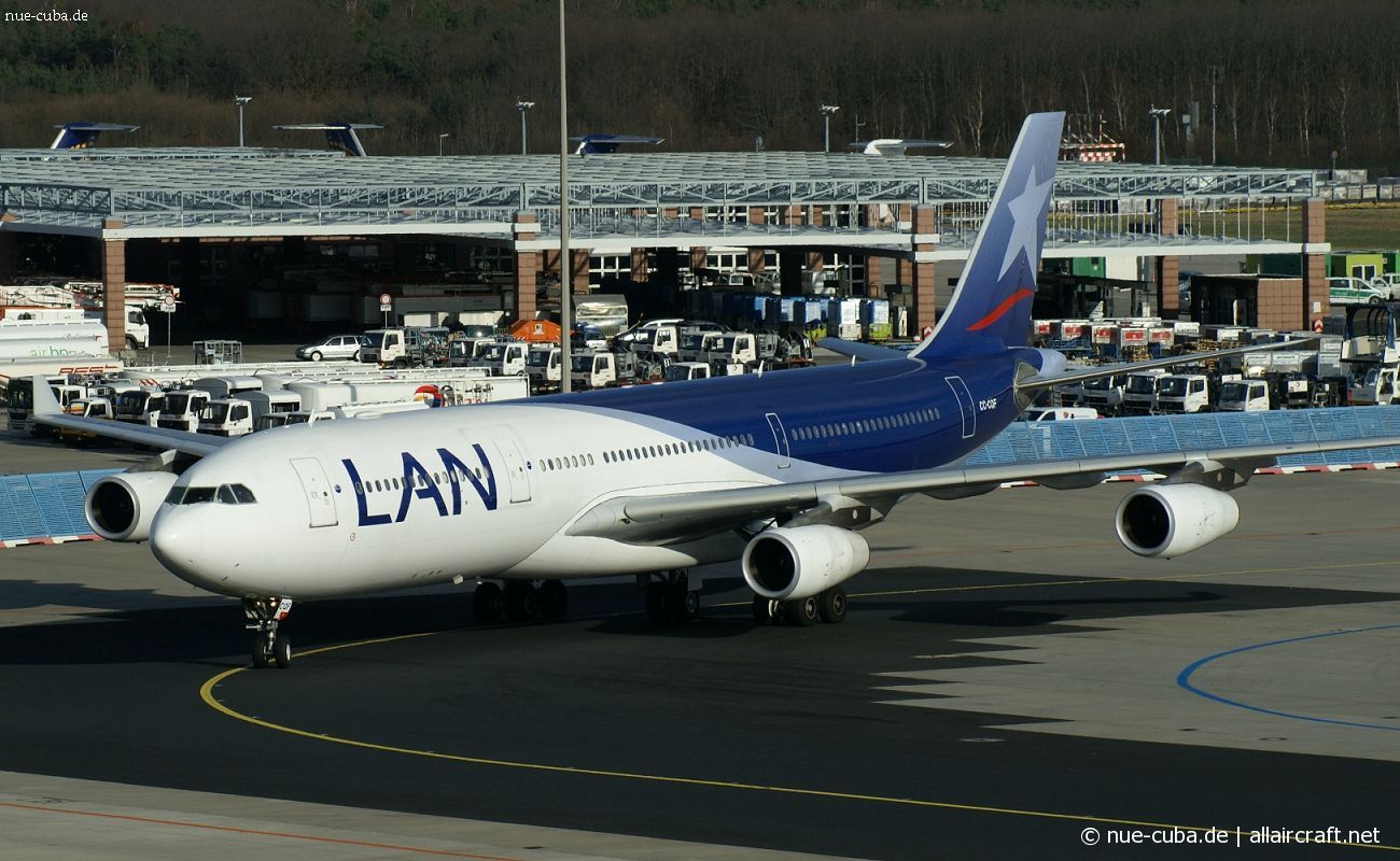 CC-CQF (442) 2001 Airbus A340-313