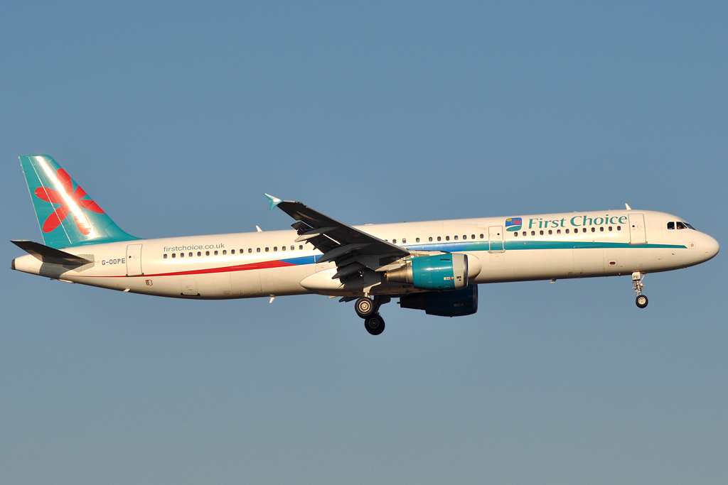 G-OOPE (852) 1998 Airbus A321-211