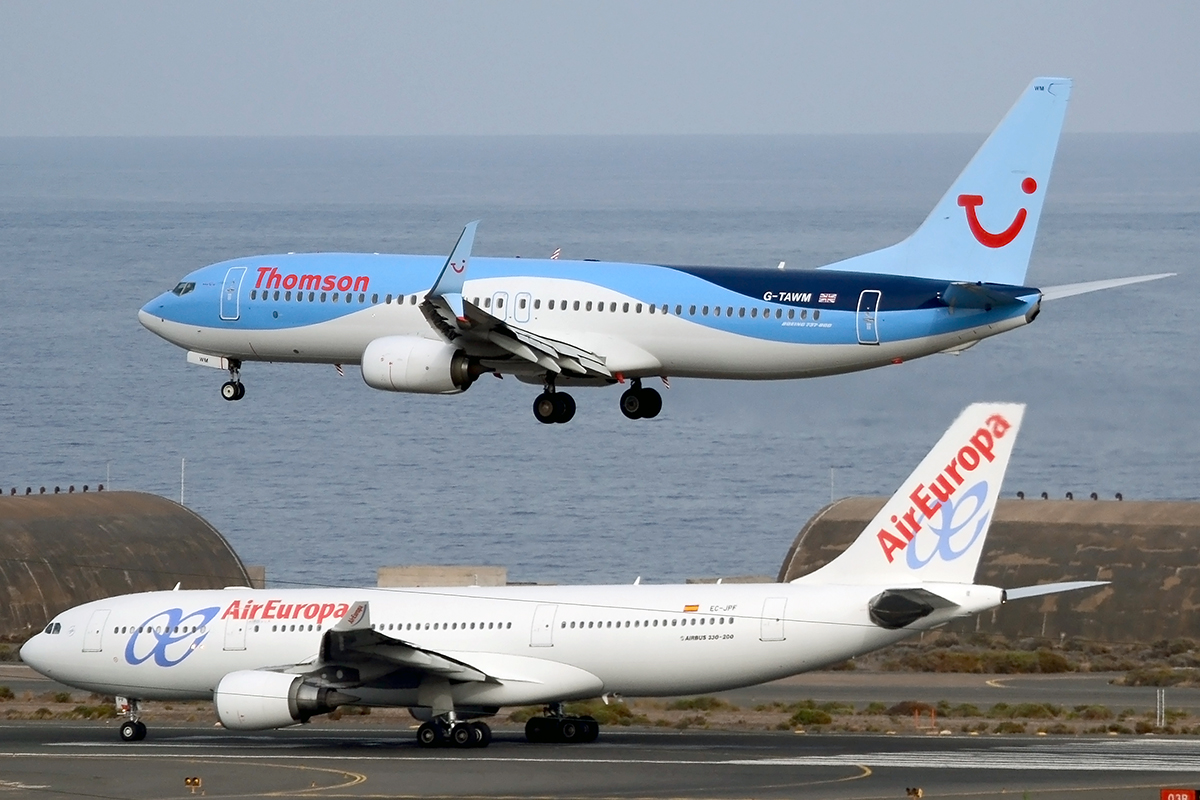G-TAWM (37249) 2013 Boeing 737-8K5(WL)
