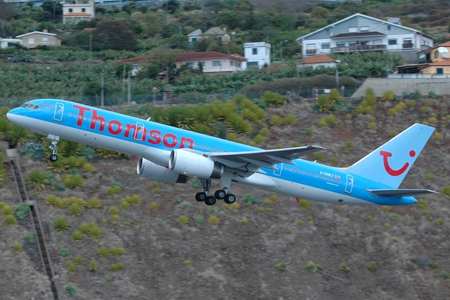 G-OOBJ (27147) 1993 Boeing 757-2B7