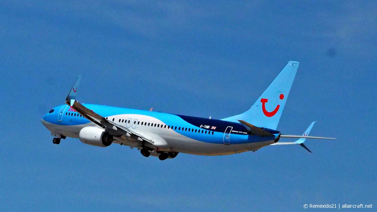 G-TAWI (37267) 2012 Boeing 737-8K5(WL)