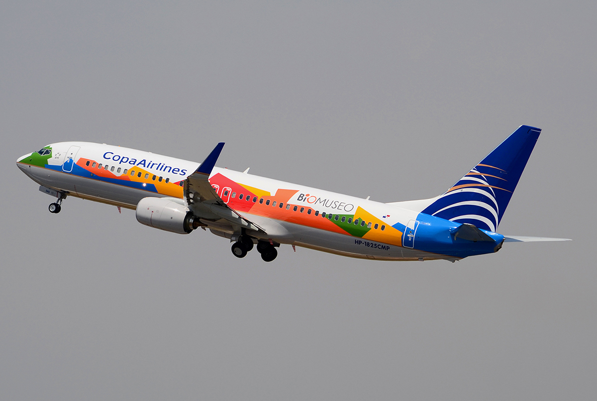 HP-1825CMP (40780) Boeing 737-8V3
