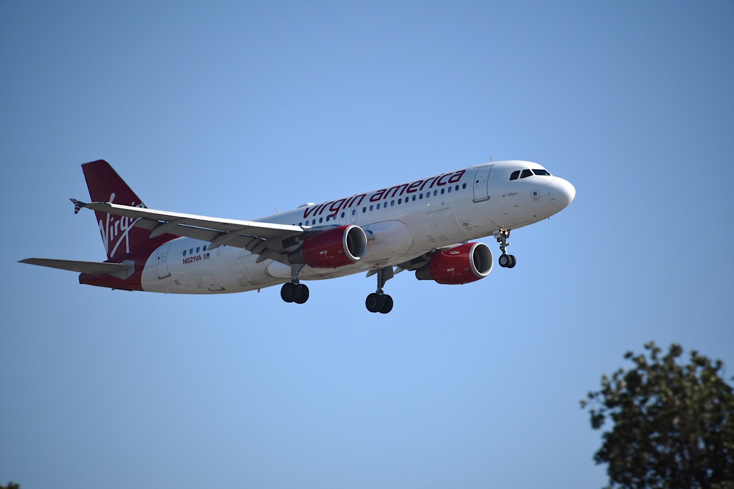 N621VA (2616) 2005 Airbus A320-214