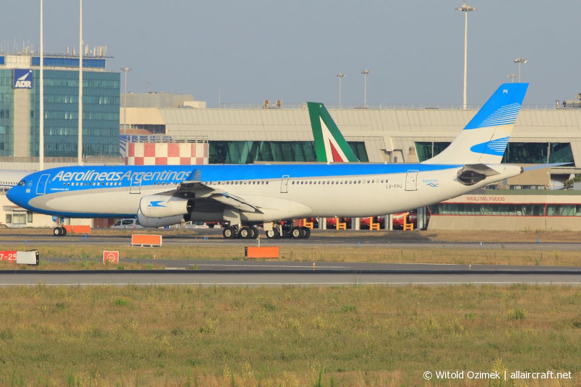 LV-FPU (170) 1997 Airbus A340-313