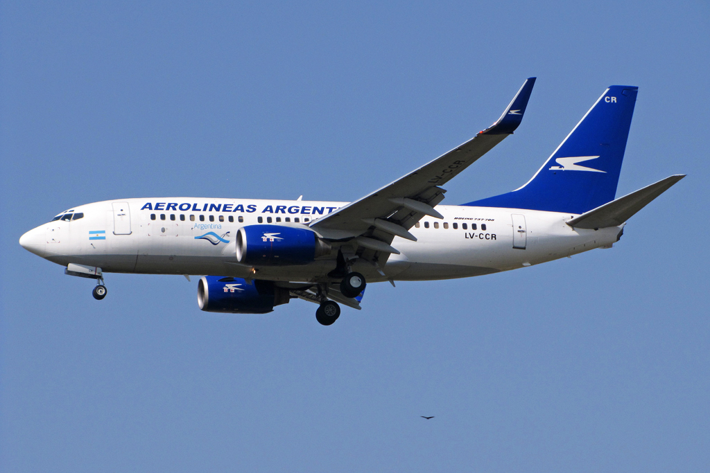 LV-CCR (30237) 2000 Boeing 737-73V(WL)