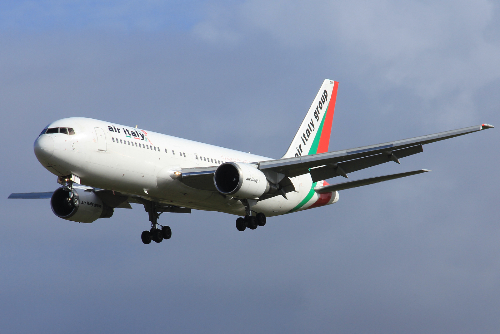 I-AIGH (cn 23973) Boeing 767-23BER