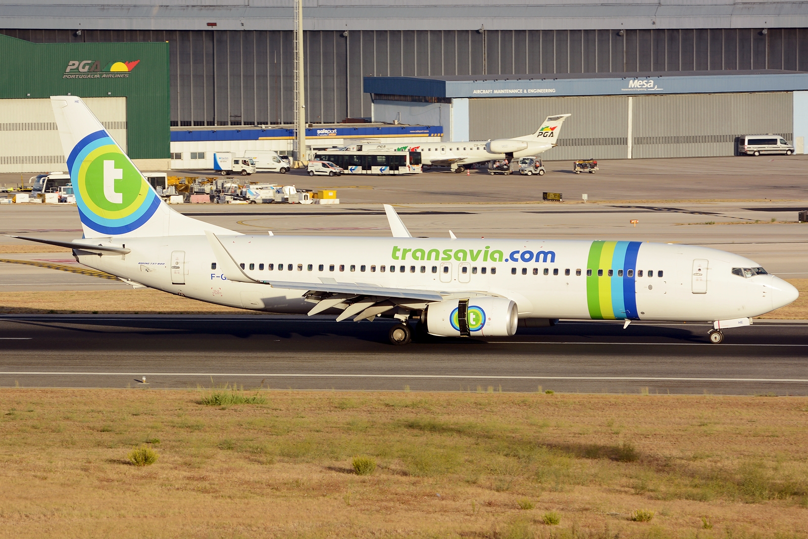 F-GZHE · Boeing 737-8K2 · (LIS / LPPT)