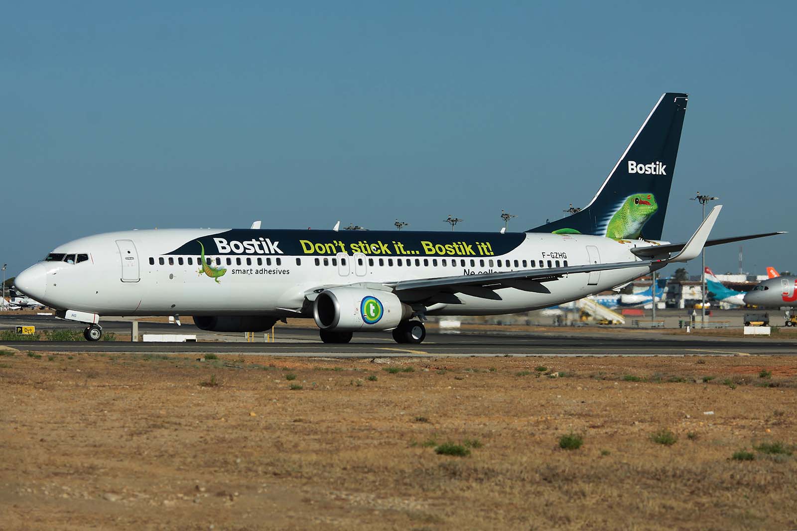 F-GZHG (30650) 2002 Boeing 737-8K2(WL)
