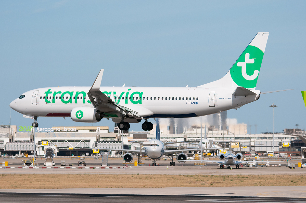 F-GZHR (43913) 2015 Boeing 737-8K2(WL)