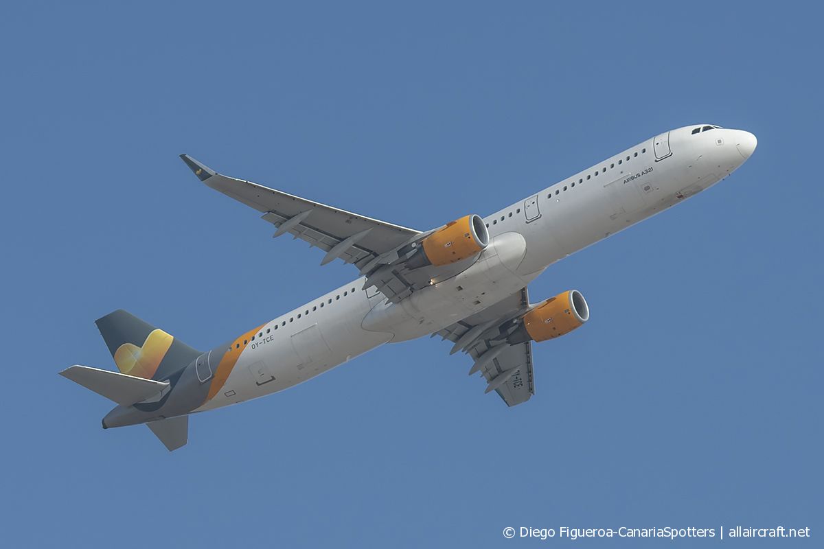 OY-TCE (6342) 2014 Airbus A321-211(WL)