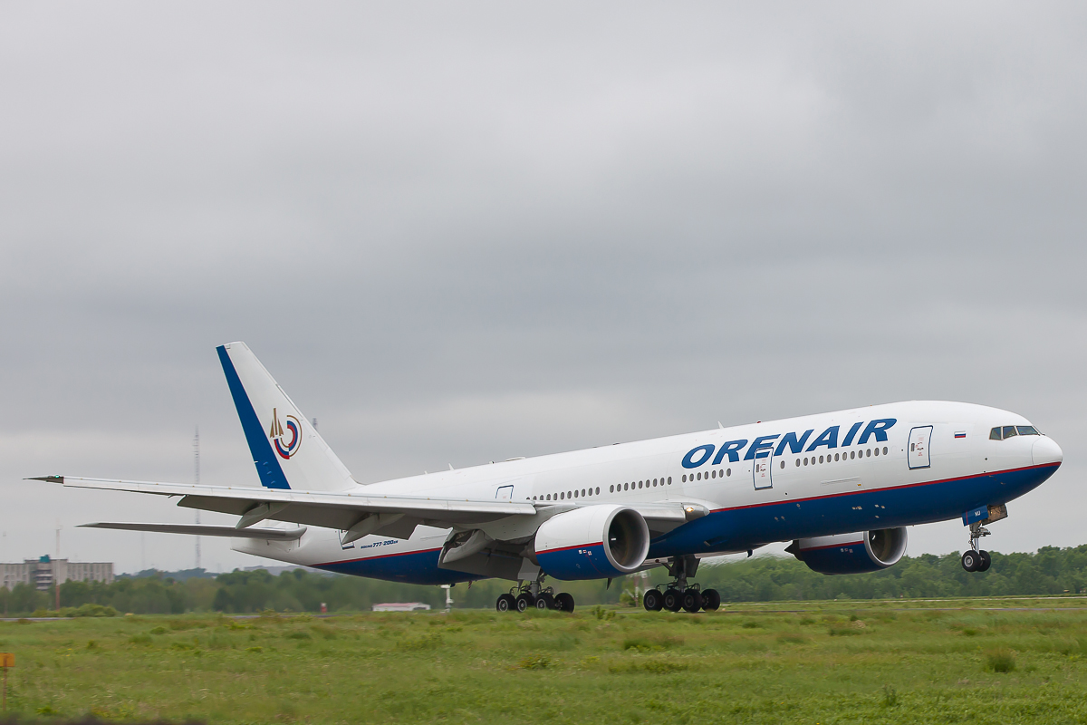 VQ-BNU (29908) 1999 Boeing 777-2Q8 ER