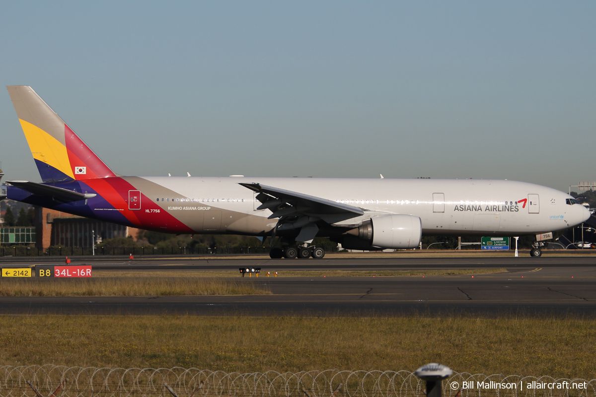 HL7756 (cn 30860) Boeing 777-28EER