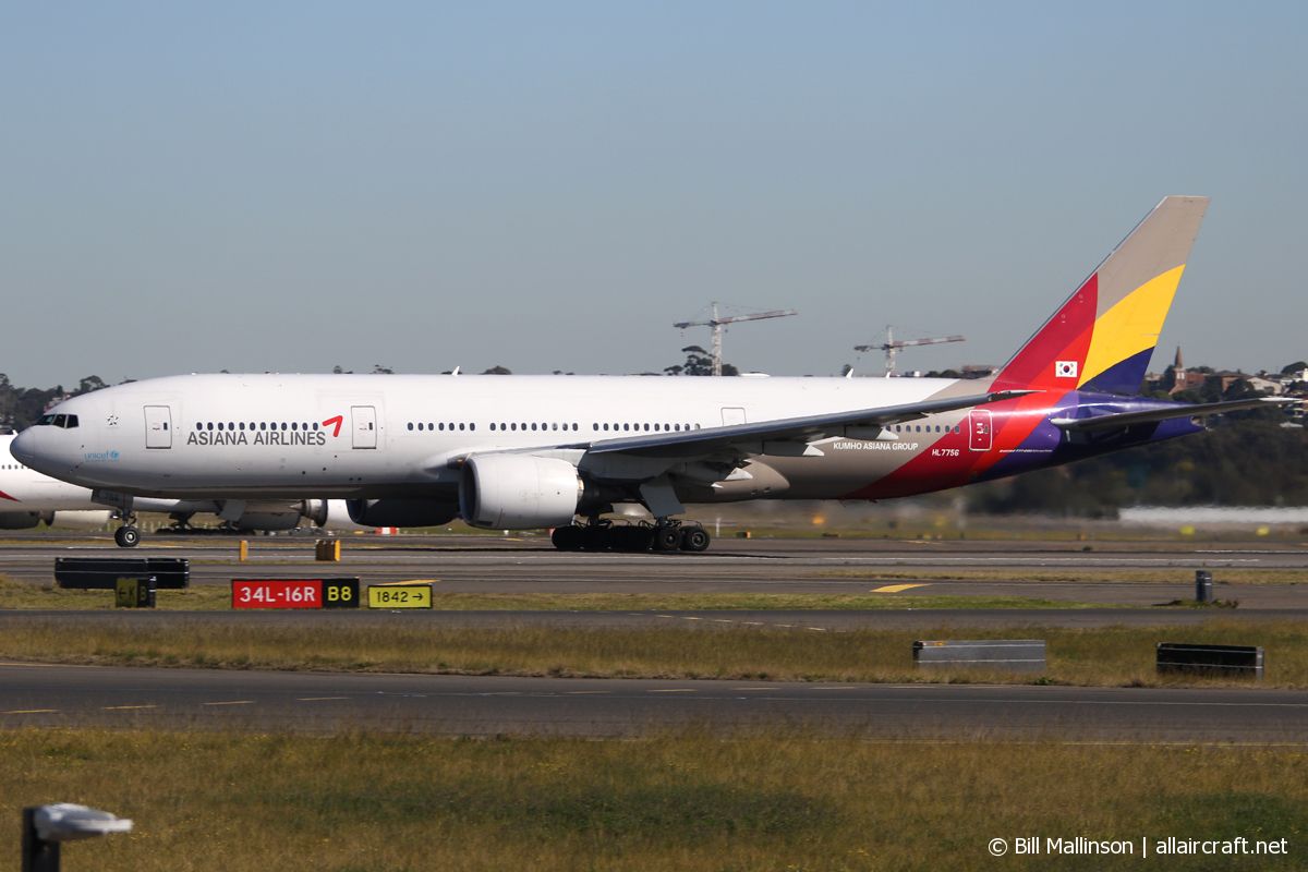 HL7756 (cn 30860) Boeing 777-28EER