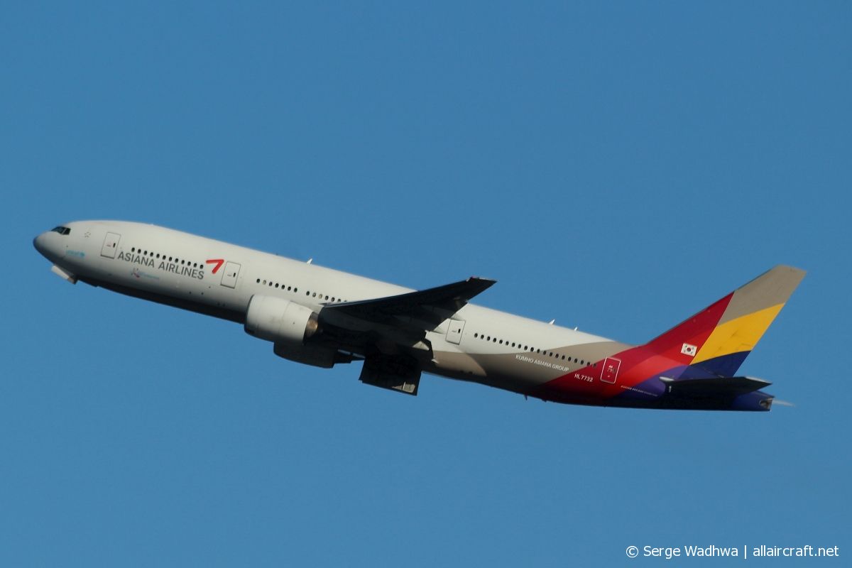 HL7732 (cn 29174) Boeing 777-28EER