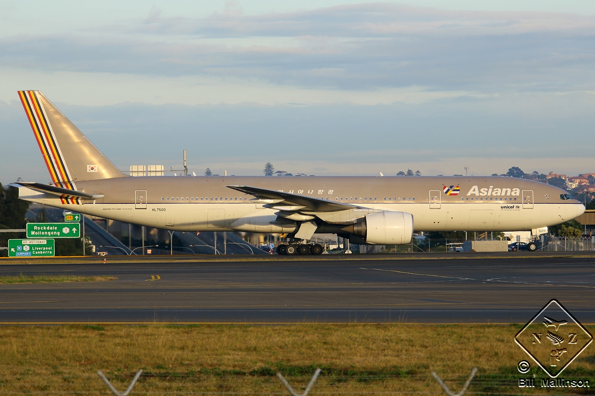 HL7500 (cn 28685) Boeing 777-28EER