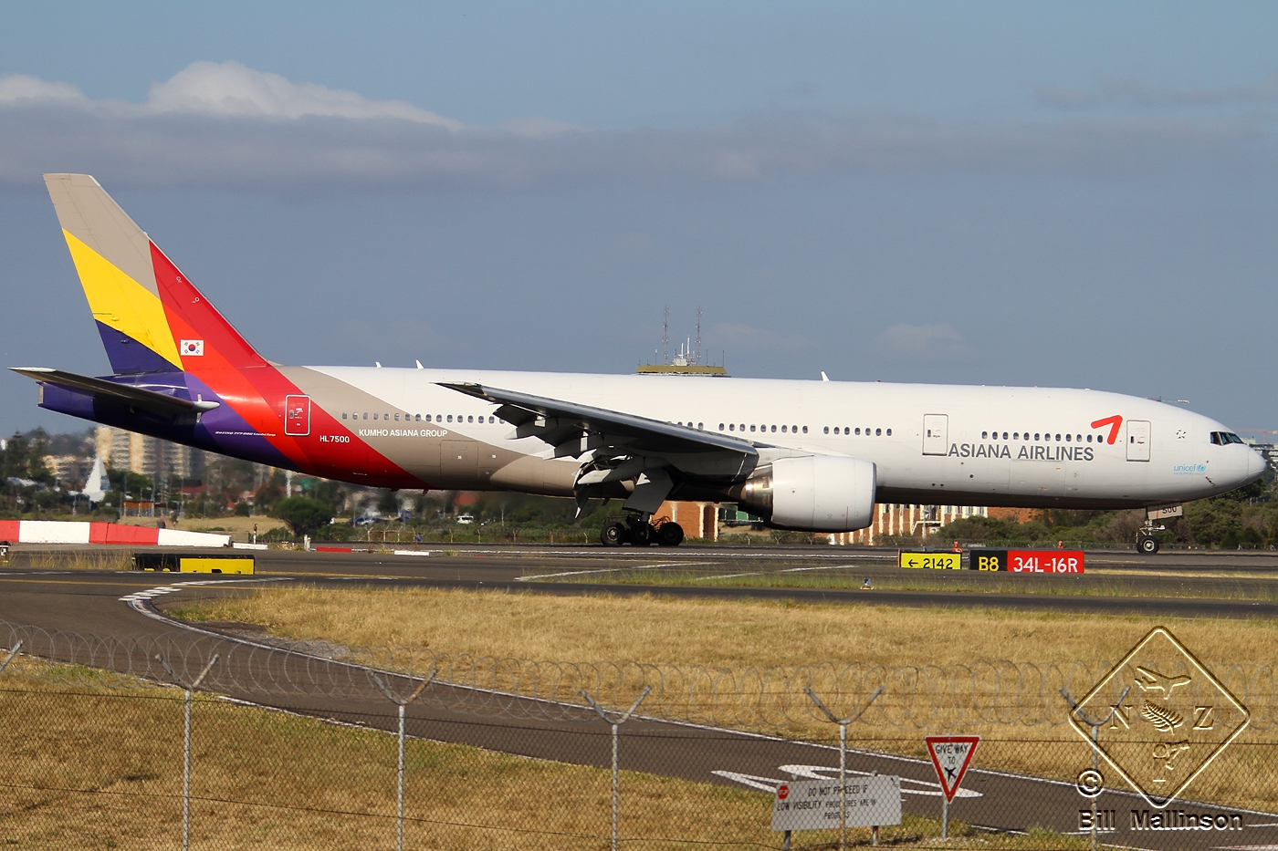 HL7500 (cn 28685) Boeing 777-28EER