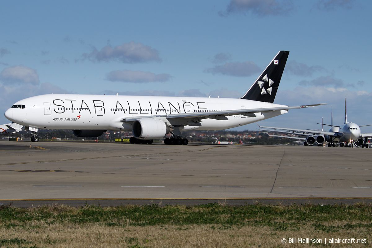 HL7732 (cn 29174) Boeing 777-28EER