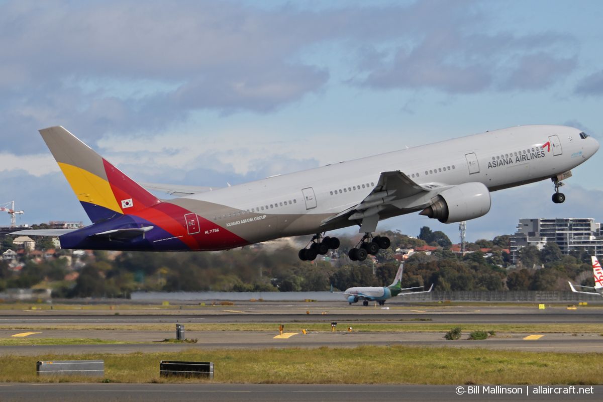 HL7756 (cn 30860) Boeing 777-28EER